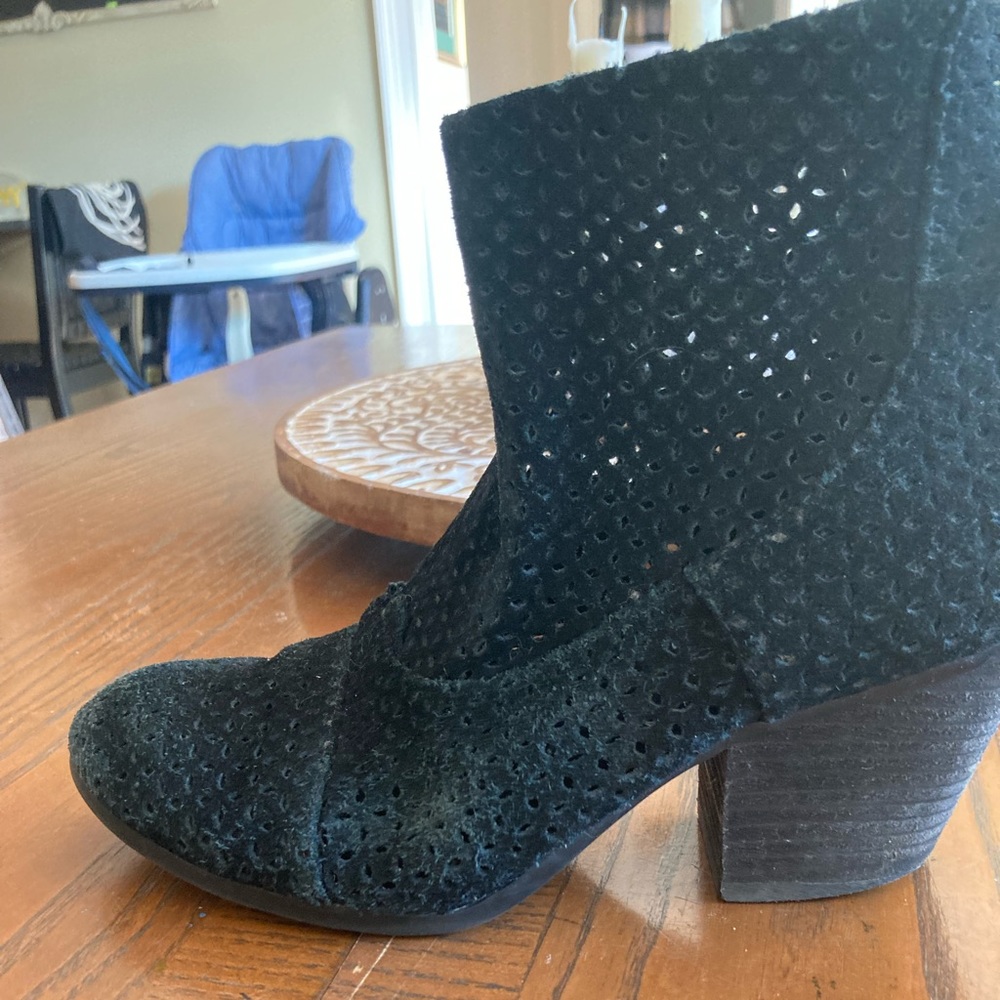 Aerosole black suede booties